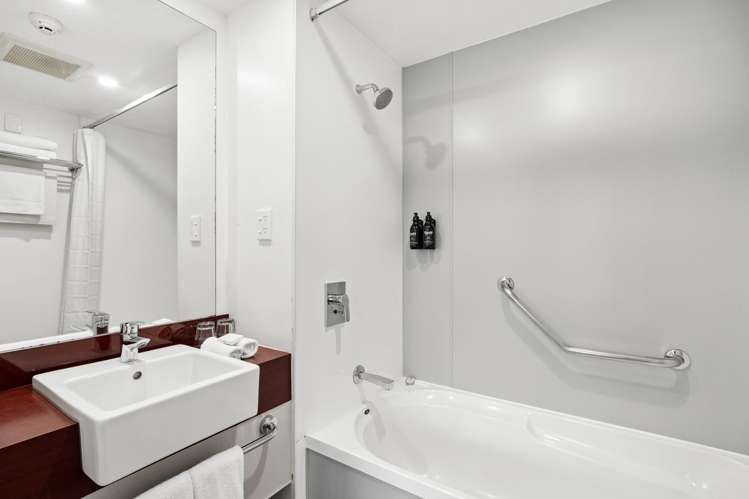 Unit 480 Copthorne Lakeview, 88 Frankton Road Queenstown_13