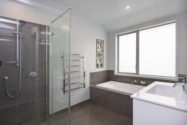 138 Greer Court Bunnythorpe_15