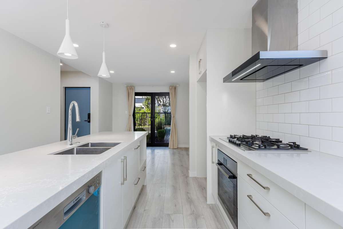 8 Alexander French Close_2