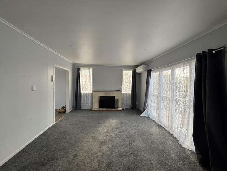 37 Metcalfe Road Ranui_1