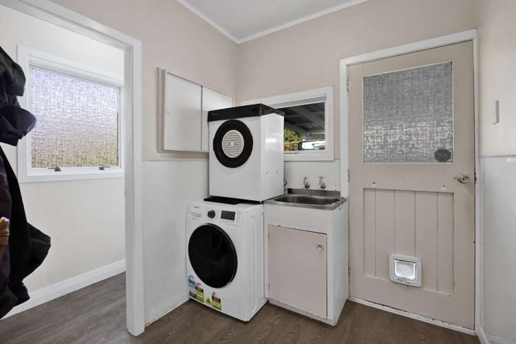 191 Seaview Road Westown_13