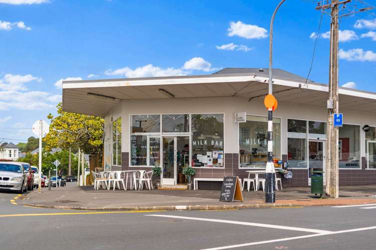 2/93 Lake Road Belmont_23