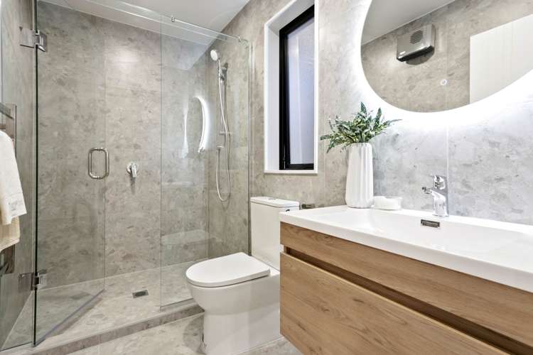 1b Valron Road Te Atatu South_15