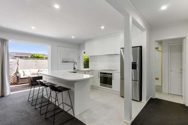 WALK TO THE VILLAGE & LIVE THE LIFESTYLE!