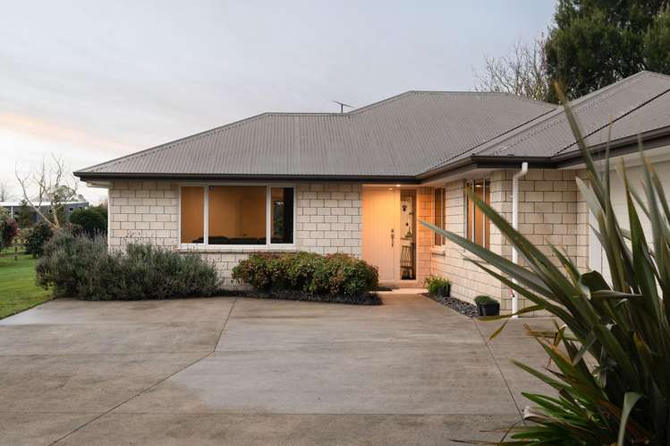 186b Holland Road Puketaha_5