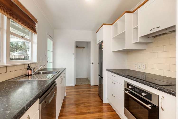 77 Roseberry Avenue Birkenhead_8