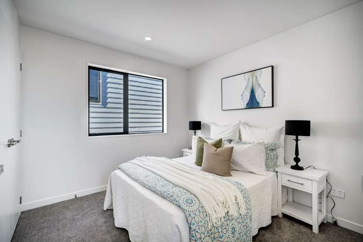 2/4 Powrie Street Glenfield_17