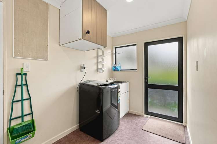 5 Rowena Crescent Motuoapa_13