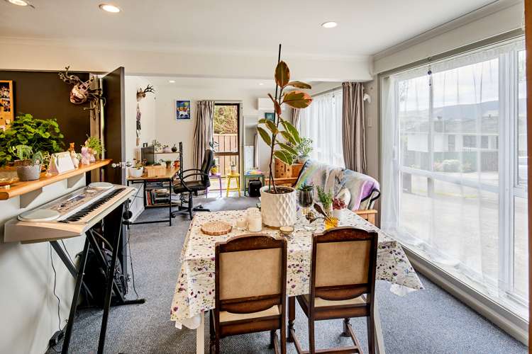 16 Brasenose Place Tawa_24