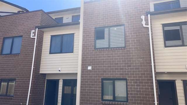 4/30 Calvert Ave Mangere East_1