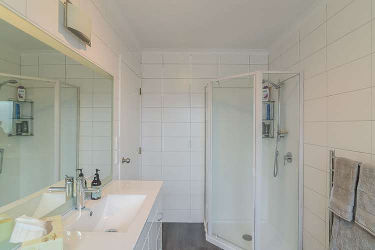 18 Robert Grove Paraparaumu_17