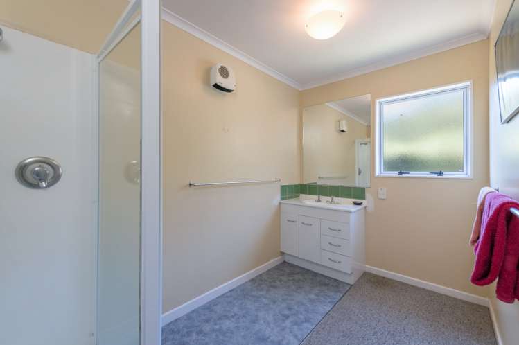 17 Okiwi Crescent Okiwi Bay_10