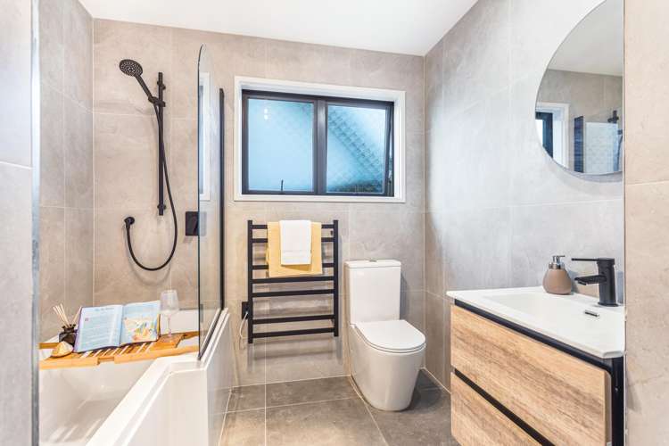 6a Zingaro Place Massey_12