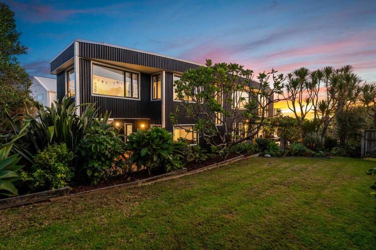 2 Ngatira Road Muriwai_12