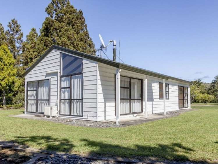 28 Allan Drive Whangamata_3