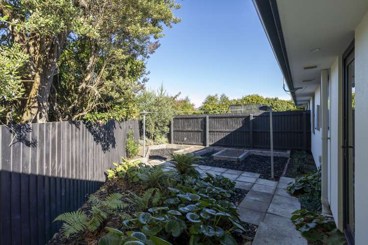 2/8 Hurst Place Parklands_15