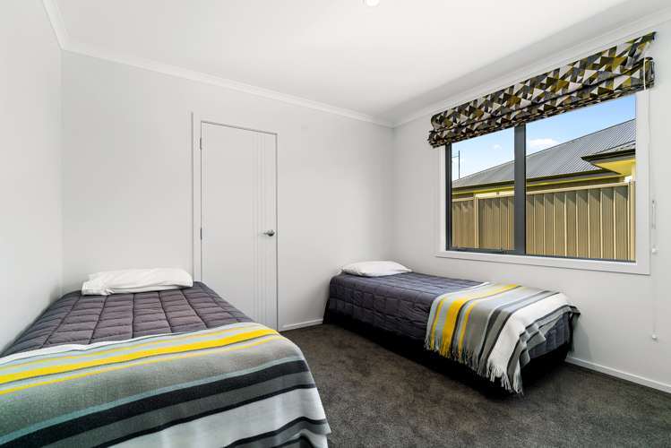 3 Magnetic Place Cromwell_13