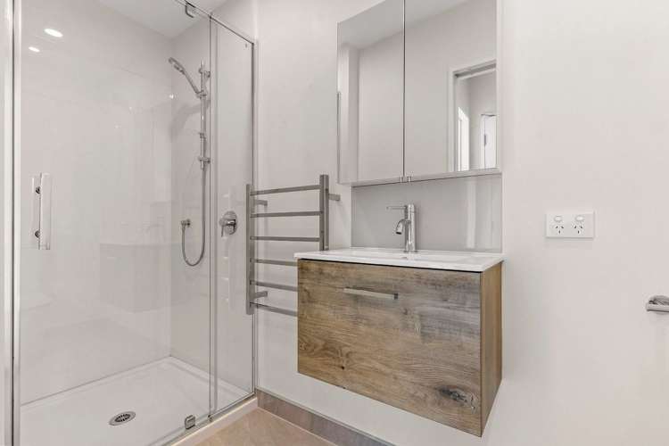 2/327 Glengarry Road Glen Eden_22