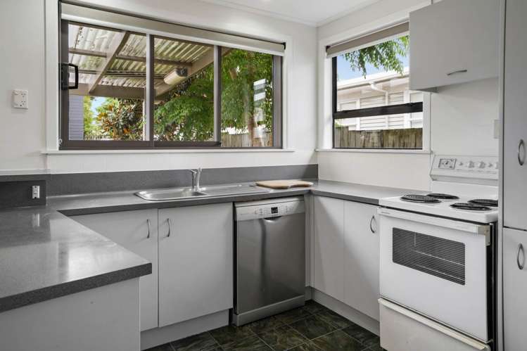 3 Waione Avenue Te Atatu Peninsula_1