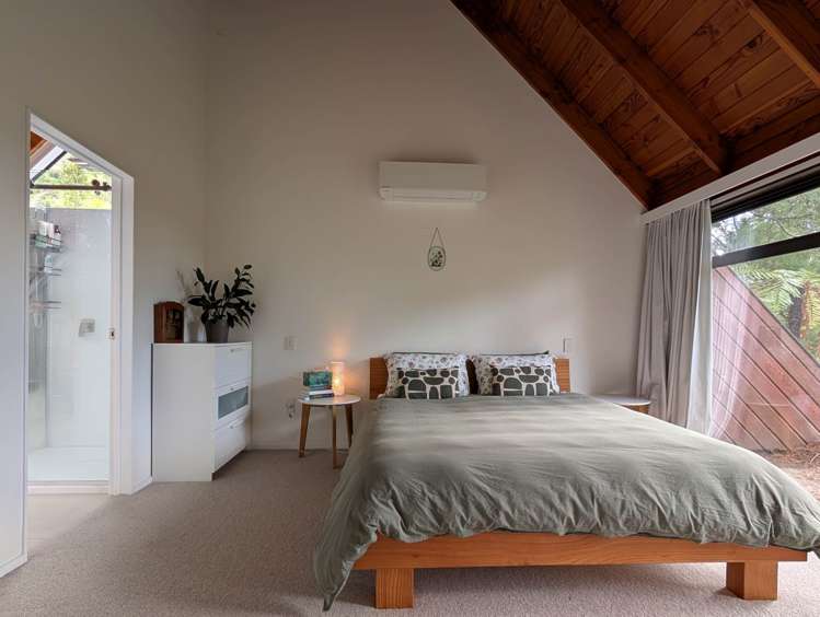 22 Tui Crescent Waiatarua_8