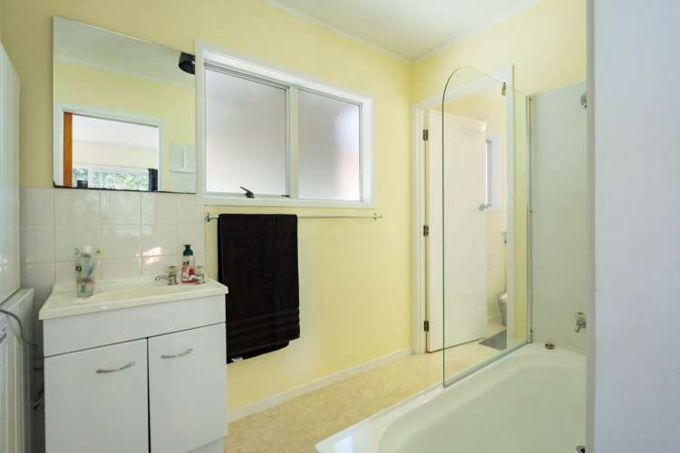 285 Glengarry Road Glen Eden_6