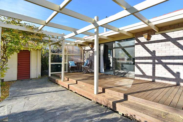 32 Millstream Drive Lincoln_18