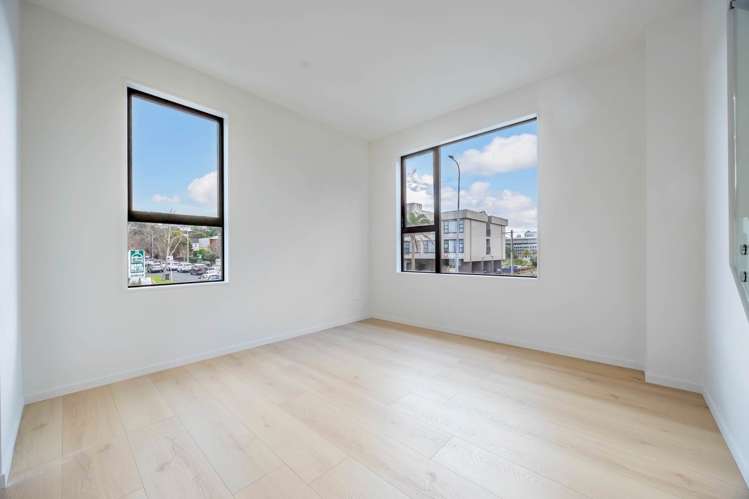 1/8 Alpers Avenue Epsom_8