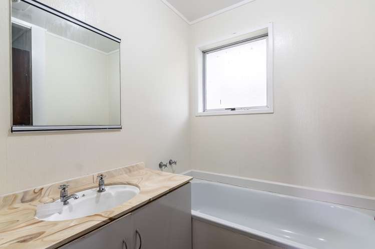 8 Norfolk Place Pukete_7