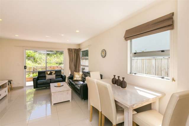 6/138 Queens Drive Lyall Bay_1