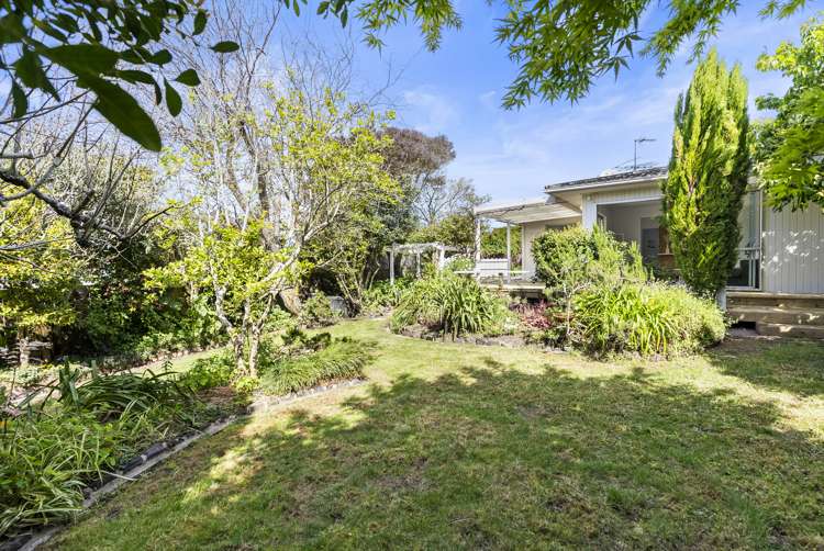 3/5 Teal Crescent Beach Haven_18