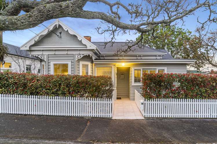 37 Mozeley Avenue Devonport_0