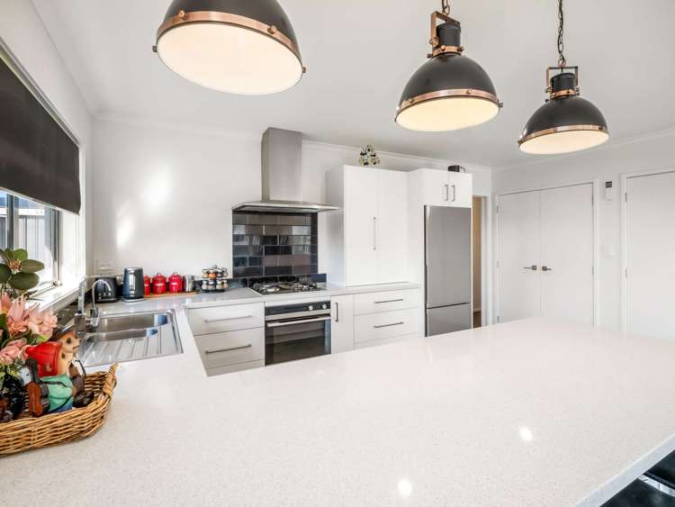 9 Magnolia Crescent Tawhero_8