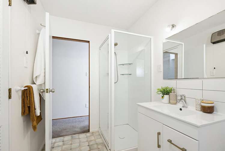 3 Tedder Way Karori_14