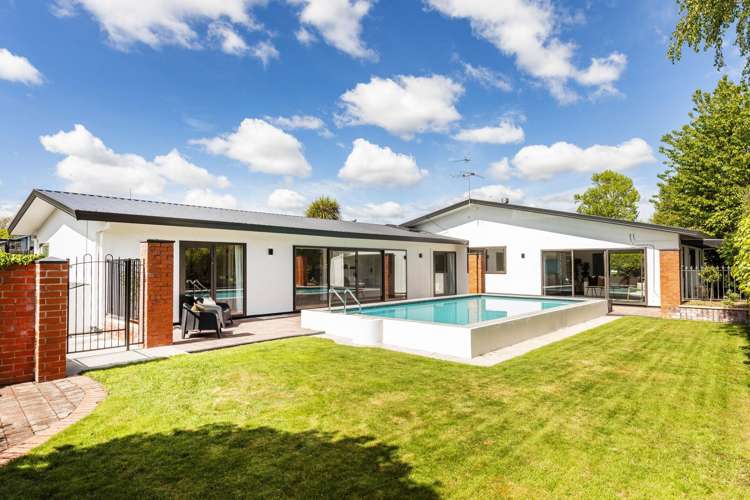 5 Brigadoon Place Avonhead_1