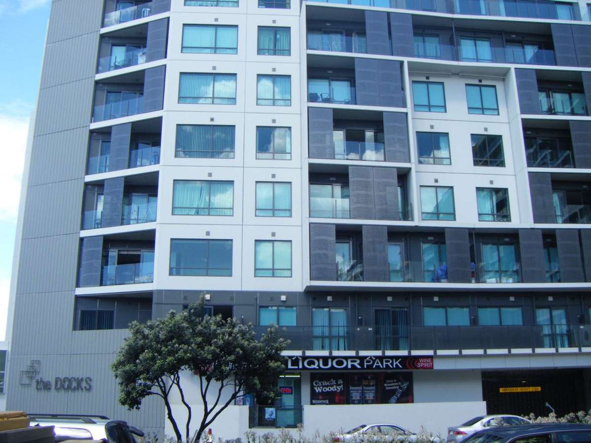 1 bedroom furnished apt with a car park 5