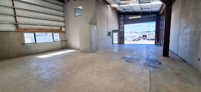 FUNCTIONAL ROAD-FRONT INDUSTRIAL – SILVERDALE