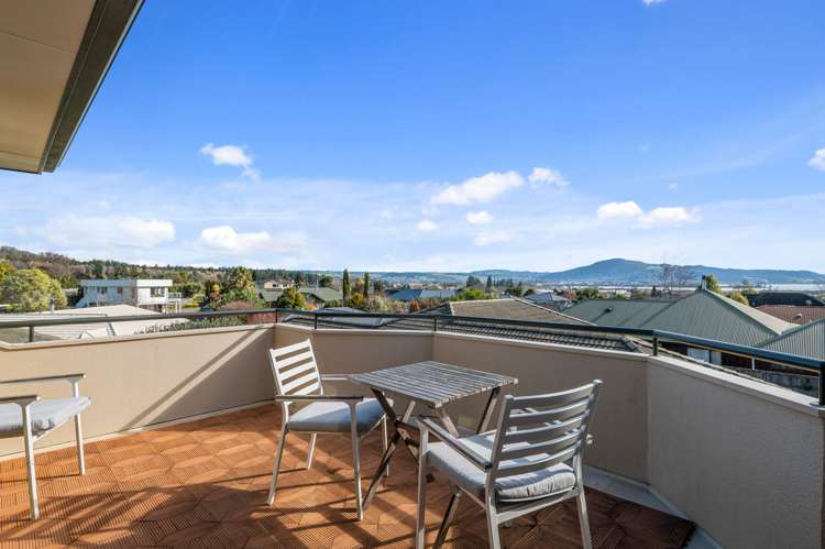 99 Basley Road Owhata_22