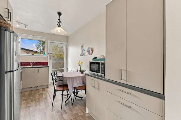 2/70 Shakespeare Road Waltham_4