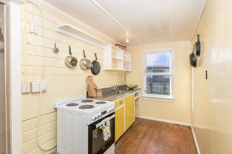 1215 Pouewe Street Kawhia_12