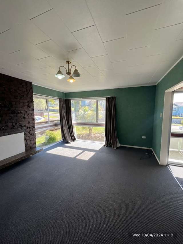 16 Homelands Avenue 10643_3