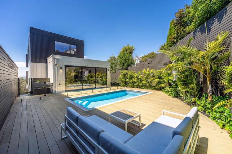 52 Beach Road Castor Bay_17