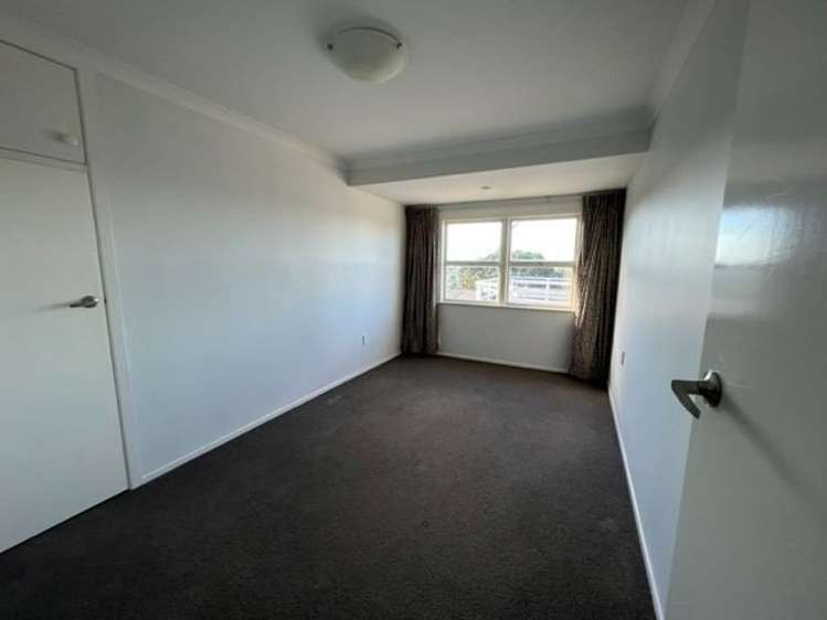 22 Tiroroa Avenue Te Atatu South_8