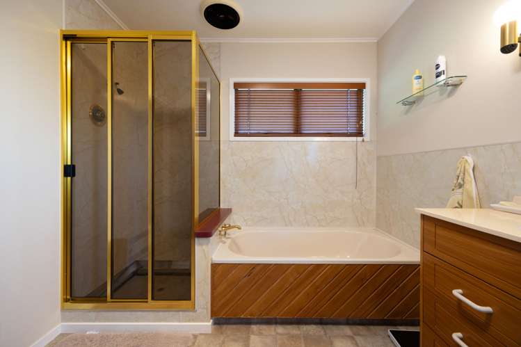 17 Huia Avenue Forest Lake_14