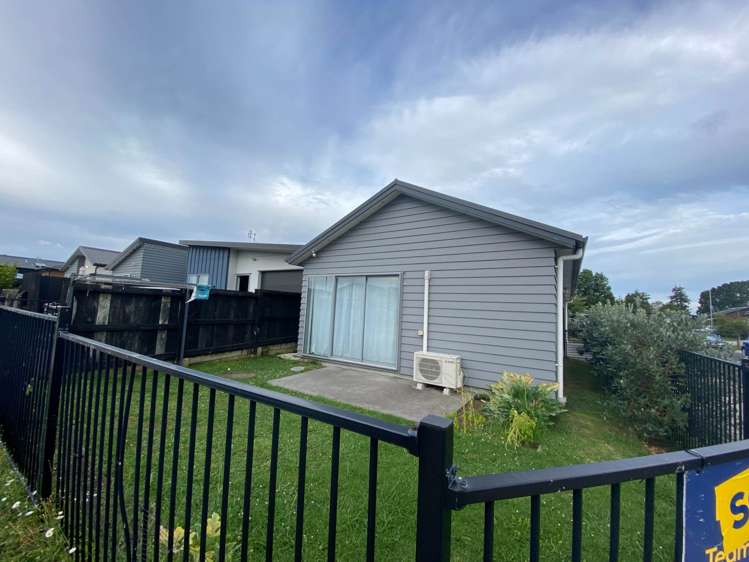 1 Honour Road Papakura_10