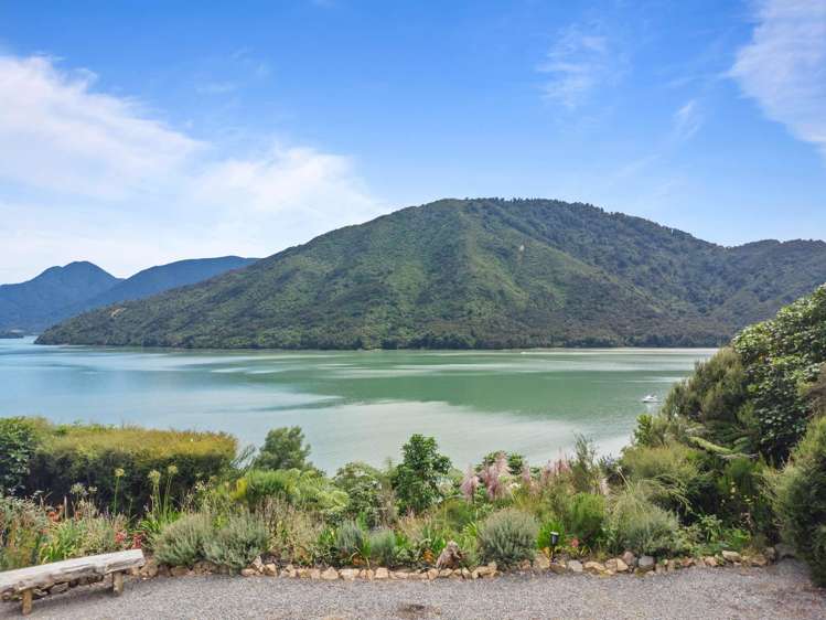 712 Queen Charlotte Drive Havelock_3