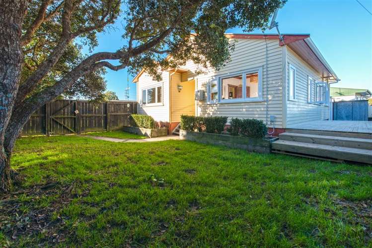 49 Queen Mary Avenue New Lynn_2