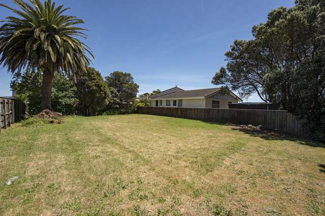 10 Kohutuhutu Road Raumati Beach_1