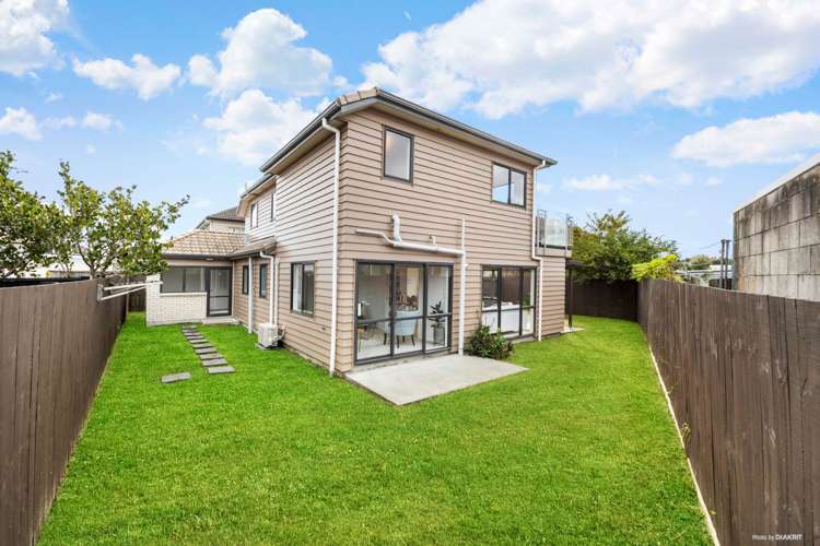 5 Bordeaux Parade Te Atatu South_2