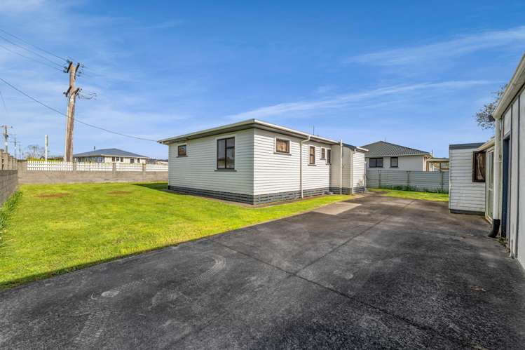 102 Brecon Road Stratford_23