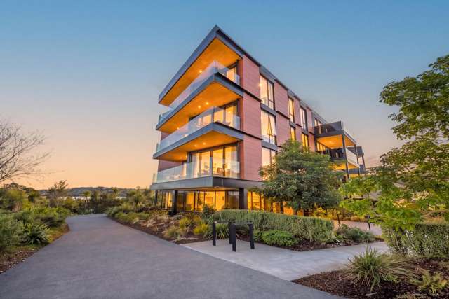 Launch Bay Luxury Garden Apartment